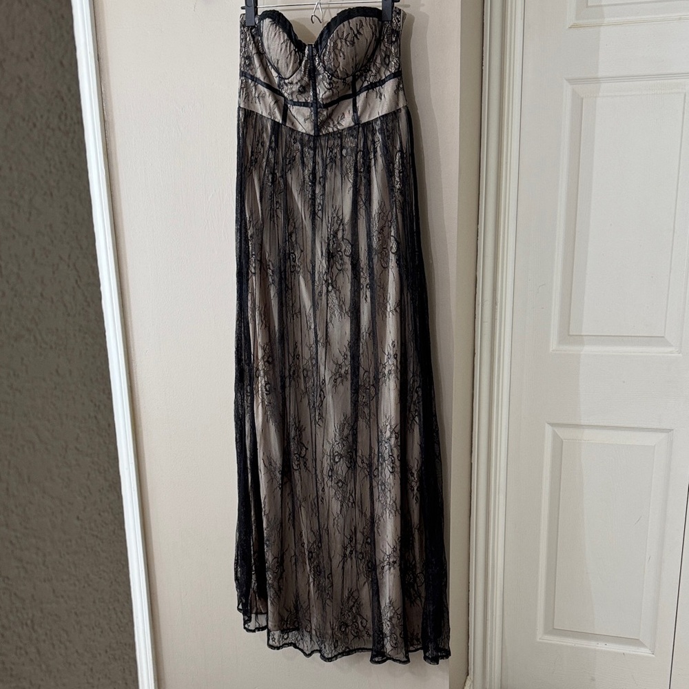 Lulu's Black and Beige Lace Dress